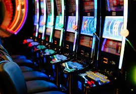 Peta Wild Rift menampilkan berbagai lane dan area yang harus dikontrol oleh tim